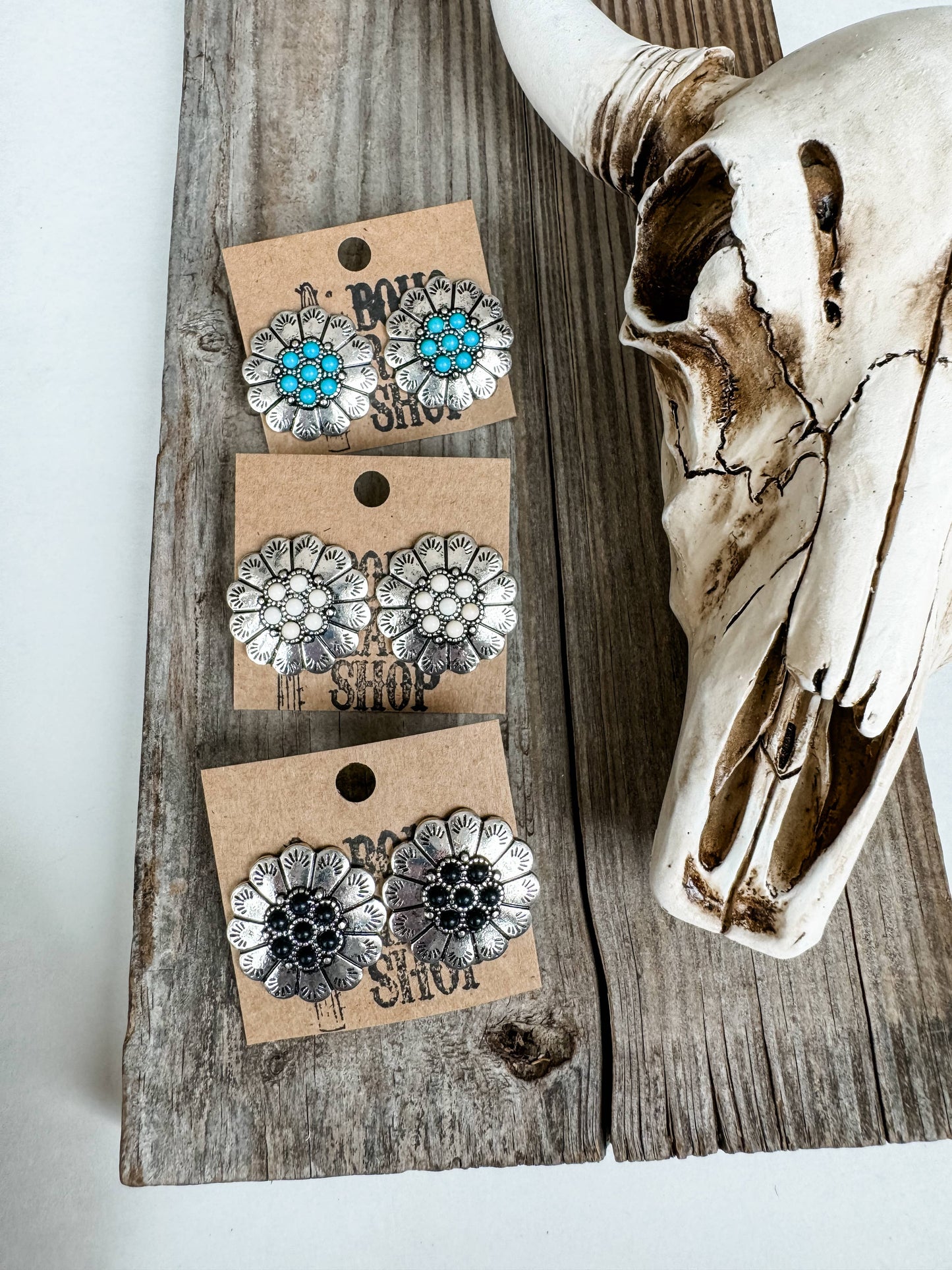 Western Flower Post Earrings : Turquoise