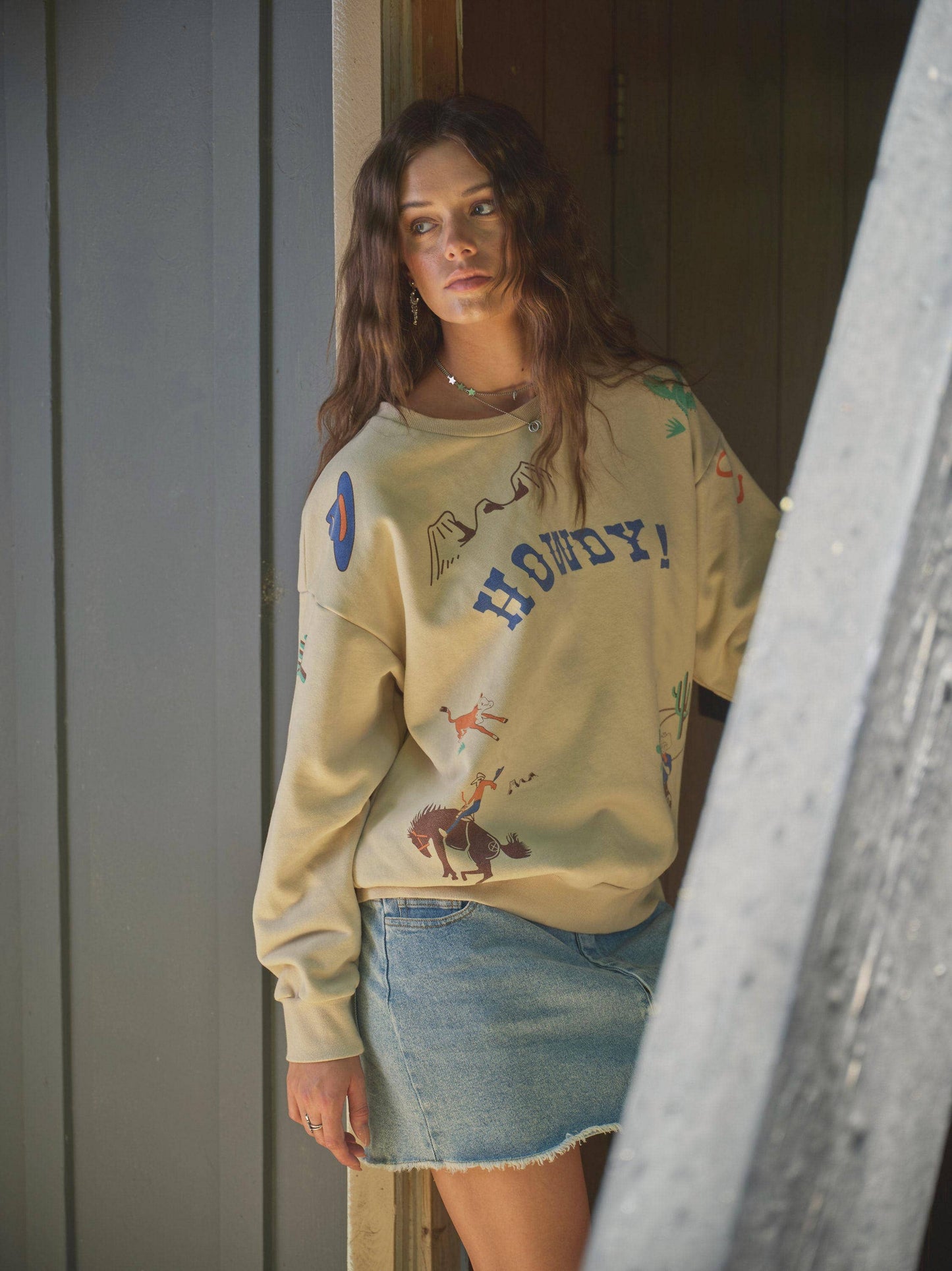 Western Graphic Howdy Sweatshirt: